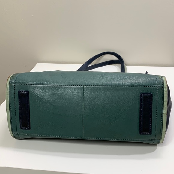 Fossil Woman’s Emma Leather Tote - Picture 5 of 15